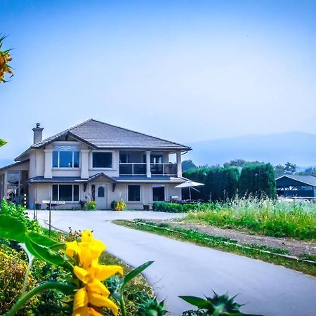 All Seasons Bed & Breakfast Kelowna Exterior foto