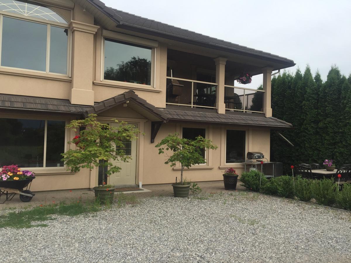 All Seasons Bed & Breakfast Kelowna Exterior foto