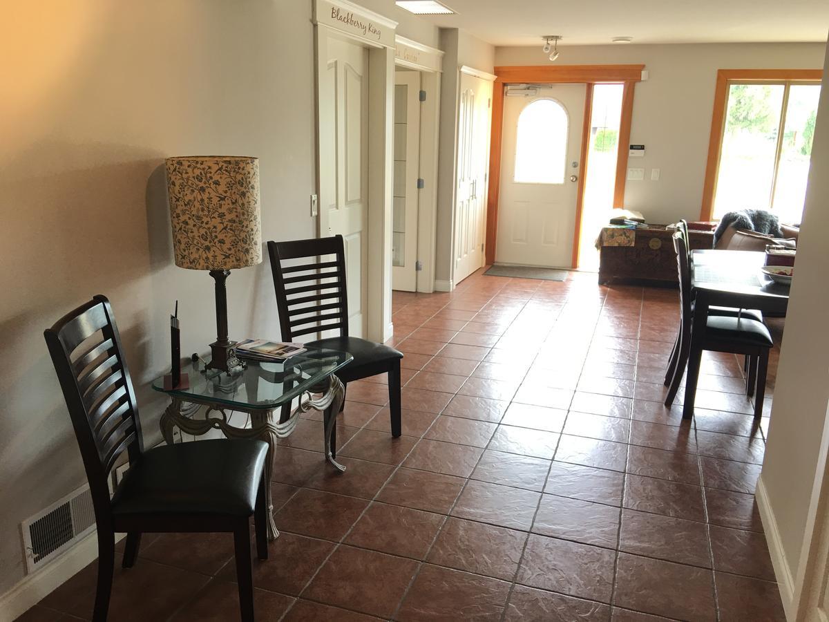 All Seasons Bed & Breakfast Kelowna Exterior foto